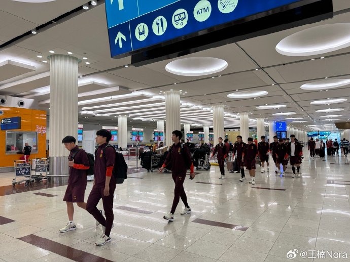 進(jìn)入客戰(zhàn)沙特最后沖刺！國足離開迪拜，乘坐班機(jī)前往利雅得