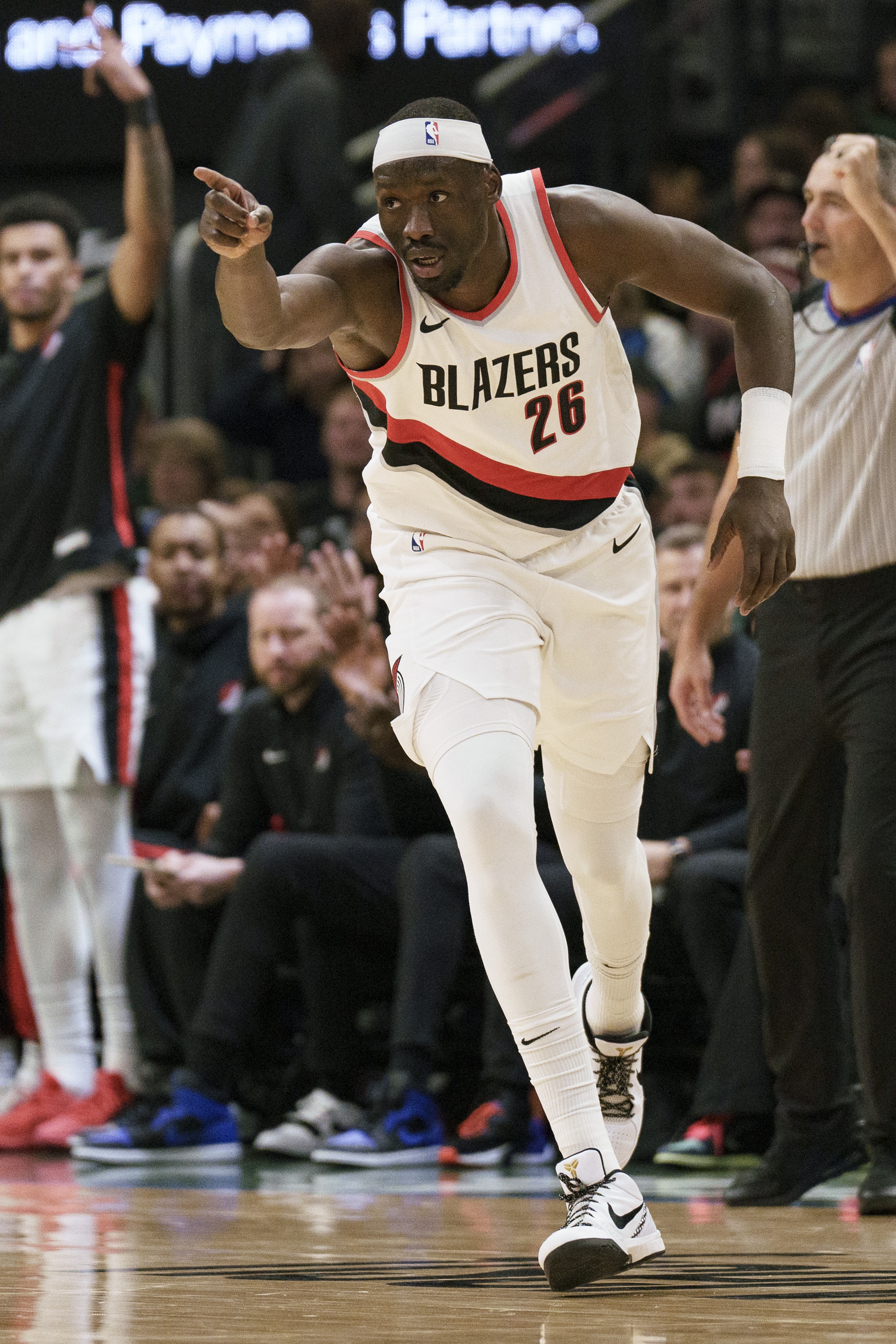 CBA名宿！里斯上半場三分4中3 11分鐘砍下11分5籃板