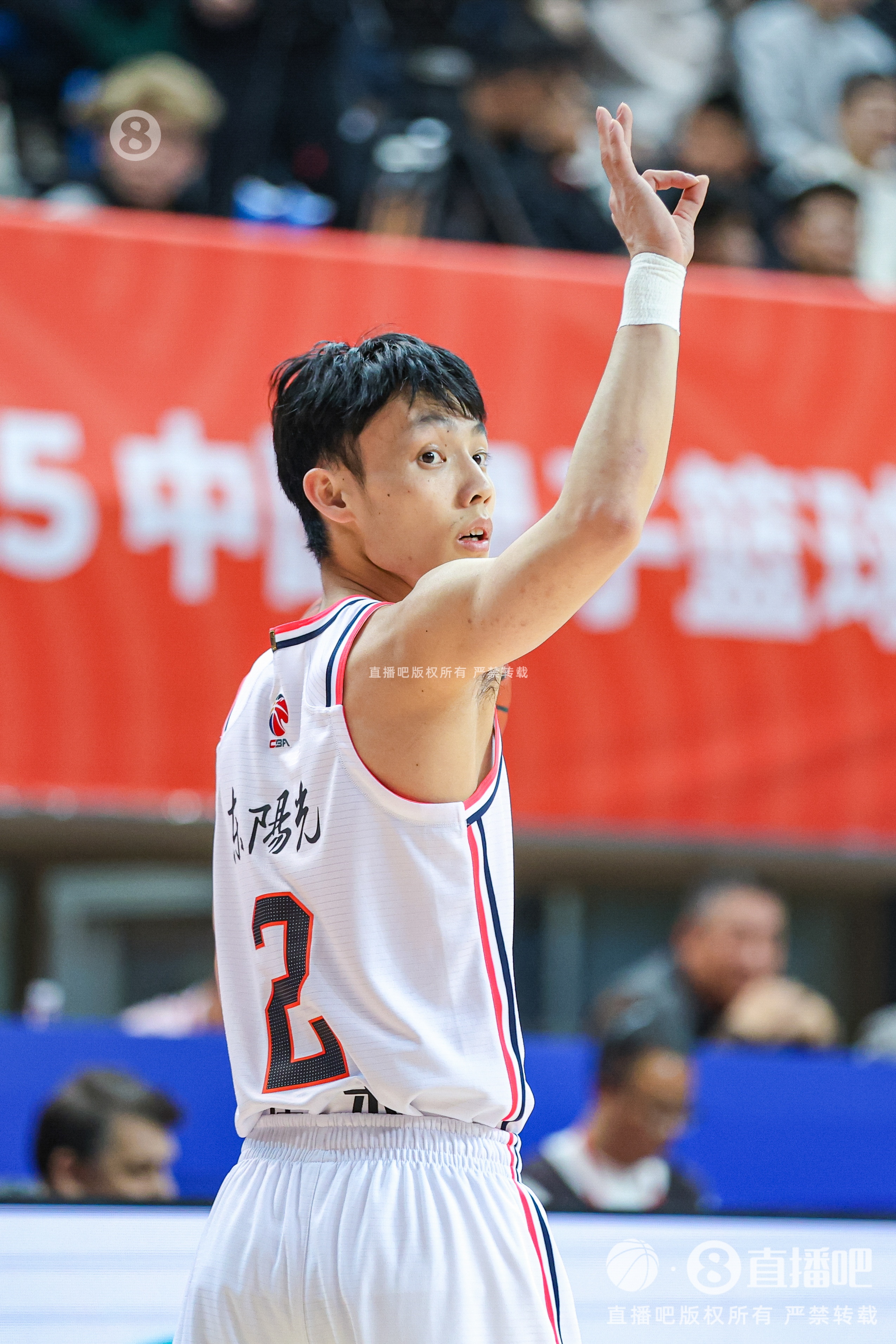 鐵人！本賽季CBA常規(guī)賽僅17名球員做到46場(chǎng)全勤 徐杰、鄒陽(yáng)在列